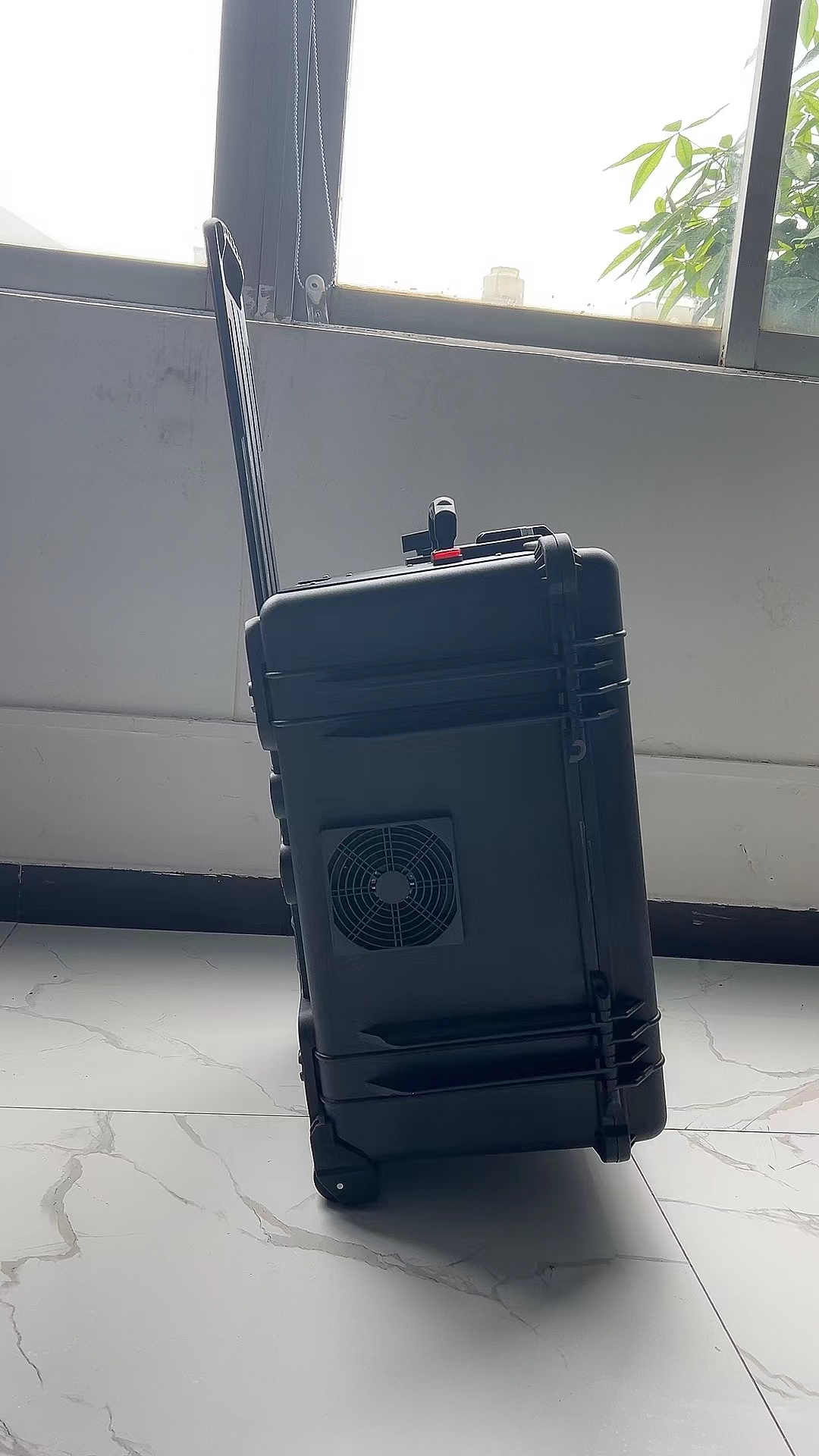 堆龙德庆手拉箱型移动通信干扰器